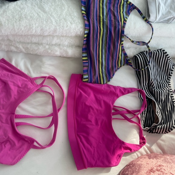 Lululemon sports bra - Picture 2 of 5